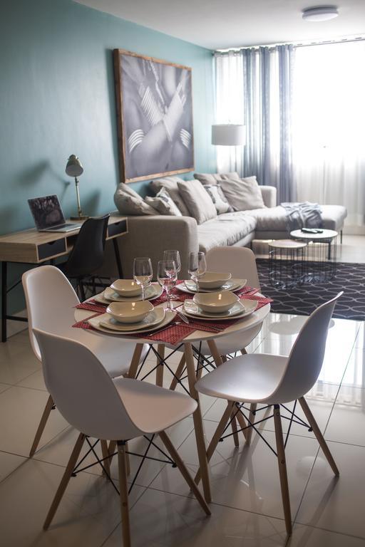 ווינדהוק Apartment 64 At 77 On Independence Ave מראה חיצוני תמונה