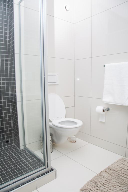 ווינדהוק Apartment 64 At 77 On Independence Ave מראה חיצוני תמונה