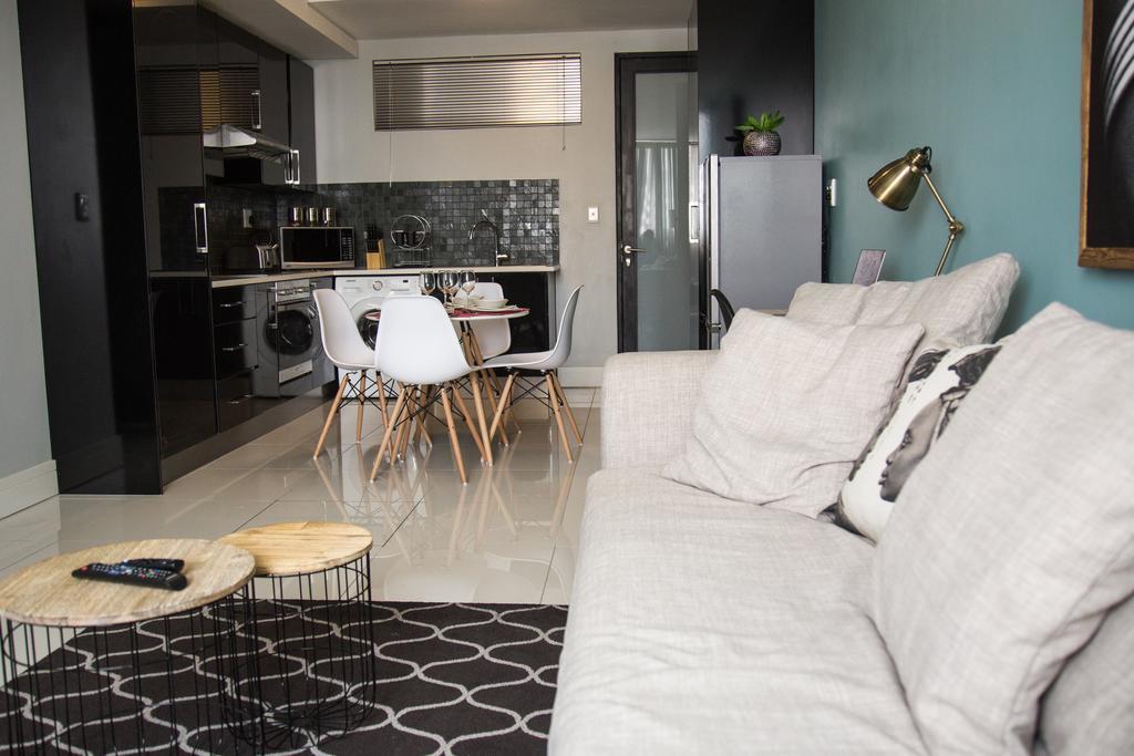 ווינדהוק Apartment 64 At 77 On Independence Ave מראה חיצוני תמונה