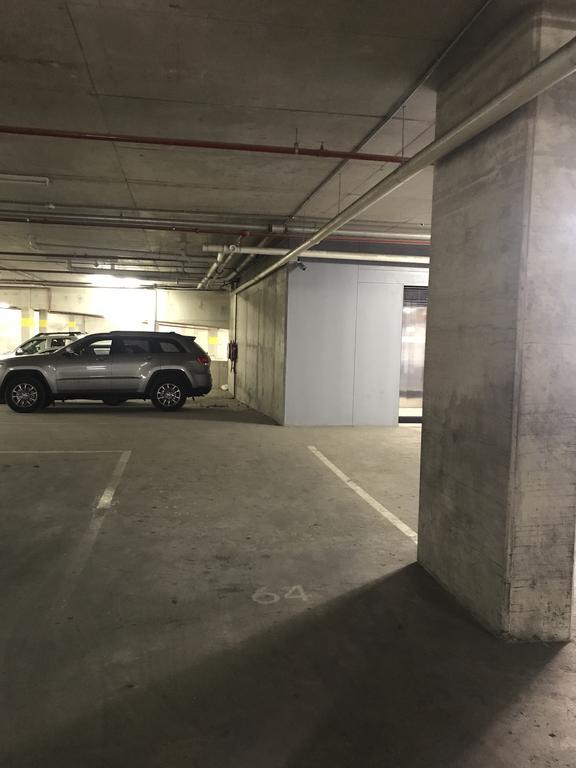 ווינדהוק Apartment 64 At 77 On Independence Ave מראה חיצוני תמונה