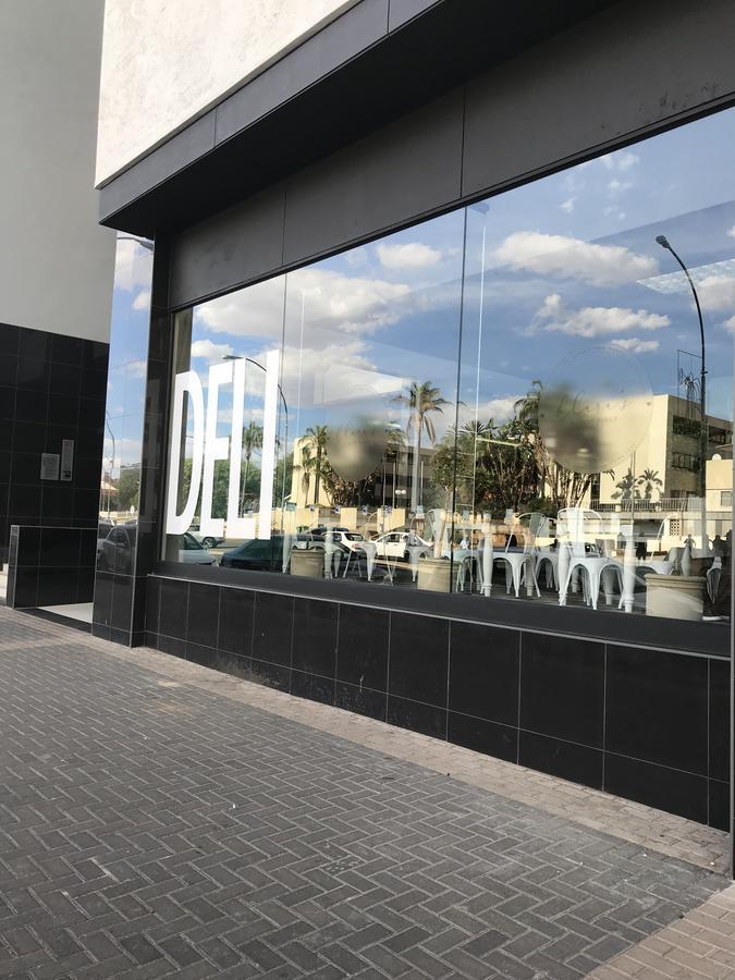 ווינדהוק Apartment 64 At 77 On Independence Ave מראה חיצוני תמונה